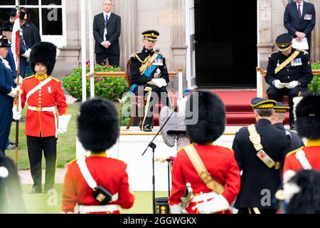 Der Herzog von Kent bei einem Gottesdienst im Garten des Palace of Holyroodhouse in Edinburgh, anlässlich des 50. Jahrestages der Royal Scots Dragoon Guards. Bilddatum: Freitag, 3. September 2021. Stockfoto