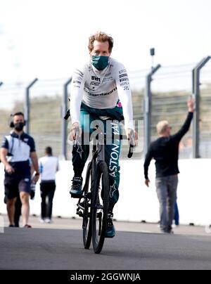 Zandvoort, Niederlande. September 2021. # 5 Sebastian Vettel (GER, Aston Martin Cognizant F1 Team), F1 Grand Prix der Niederlande auf dem Circuit Zandvoort am 3. September 2021 in Zandvoort, Niederlande. (Foto von HOCH ZWEI) Quelle: dpa/Alamy Live News Stockfoto