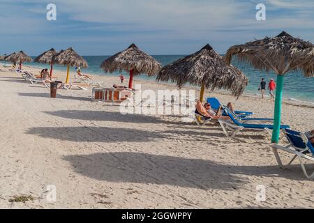 PLAYA ANCON, KUBA - 9. FEB 2016: Blick auf den Strand von Playa Ancon in der Nähe von Trinidad, Kuba Stockfoto