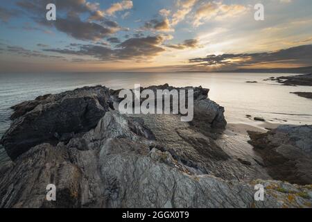 Sharrow Point bei Sonnenuntergang Whitsand von Cornwall Stockfoto