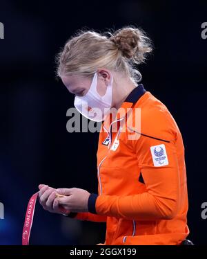 Diede de Groot, Niederländerin, feiert Gold das Gold-Einzel-Goldmedaillenspiel der Frauen im Ariake Tennis Park am 10. Tag der Paralympischen Spiele in Tokio 2020 in Japan. Bilddatum: Freitag, 3. September 2021. Stockfoto