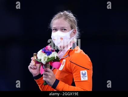 Diede de Groot, Niederländerin, feiert Gold das Gold-Einzel-Goldmedaillenspiel der Frauen im Ariake Tennis Park am 10. Tag der Paralympischen Spiele in Tokio 2020 in Japan. Bilddatum: Freitag, 3. September 2021. Stockfoto