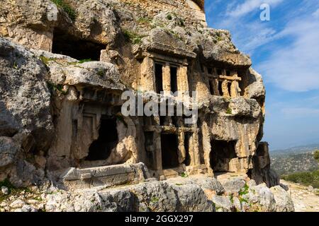Lykische Gräber in den Bergen in Tlos, Türkei, geschnitzt Stockfoto