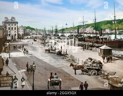 Eine Ansicht der Schifffahrt aus dem frühen 20. Jahrhundert liegt an den südlichen Kais entlang des Flusses Suir, der durch Waterford fließt, die älteste Stadt der Republik Irland. In den frühen 1700er Jahren wurden die Stadtmauern zum Fluss hin abgerissen und die Überreste wurden zur Erweiterung der Kais verwendet. Stockfoto