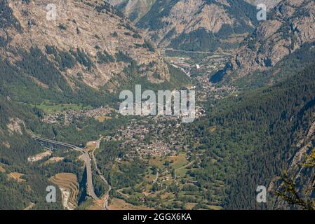 Courmayeur. Ist eine italienische Stadt mit 2 727 Einwohnern im oberen Valdigne, im Aostatal: Ein bekannter Winter- und Sommerurlaubsort in der Alp Stockfoto