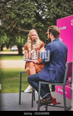 Model und Moderator Jodie Kidd tritt beim Concours of Elegance Motor Show im Hampton Court Palace, London, auf. Stockfoto