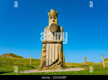 Große Holzskulptur von Lewis Chessman am Ardroil Beach, Uig Sands, Isle of Lewis, Äußere Hebriden, Schottland, VEREINIGTES KÖNIGREICH Stockfoto