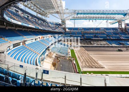 Madrid, Spanien - 03. September 2021: Inneneinrichtung von Santiago Bernabeu, Fußballstadion Real Madrid, während Renovierungsarbeiten. Stockfoto