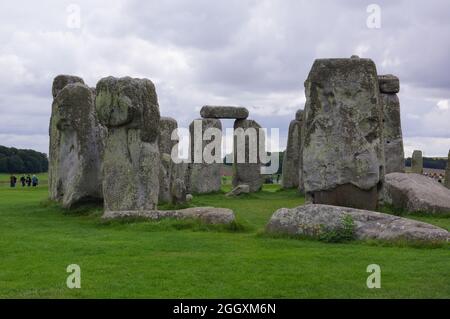 Amesbury, Wiltshire (UK): Der Kreis aus vertikalen Steinen, bekannt als Stonehenge Stockfoto