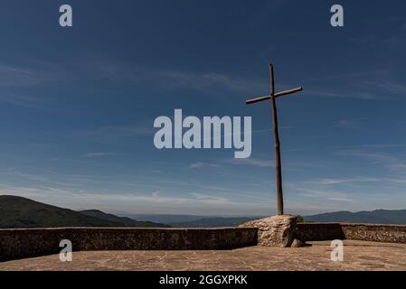 Das Franziskanerheiligtum von La Verna (Provinz Arezzo) ist berühmt dafür, dass es der Ort ist, an dem der hl. Franz von Assisi am September die Stigmata erhielt Stockfoto