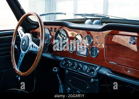 Der TR4 (Triumph Roadster 4) war ein Pkw, den Triumph von 1961 bis 1965 produzierte. Der TR4 hatte den Motor vorne eingebaut. Die Traktion wa Stockfoto