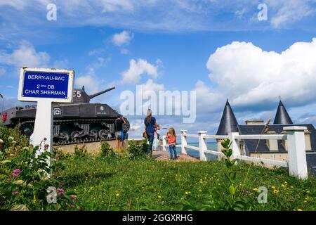 Sherman Panzer aus der französischen 2. DB, Arromanche, Calvados, Normandie Region, Nordwestfrankreich Stockfoto