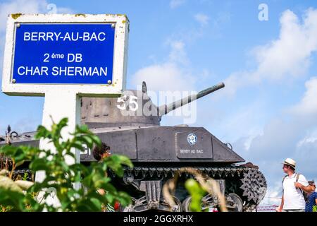 Sherman Panzer aus der französischen 2. DB, Arromanche, Calvados, Normandie Region, Nordwestfrankreich Stockfoto