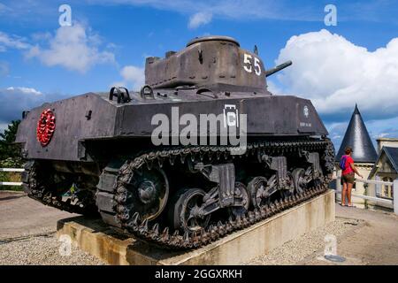 Sherman Panzer aus der französischen 2. DB, Arromanche, Calvados, Normandie Region, Nordwestfrankreich Stockfoto