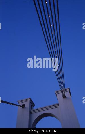 ©1992 Hängebrücke in Waco, Texas nicht für den Verkehr, sondern eine Touristenattraktion über dem Brazos River. Stockfoto