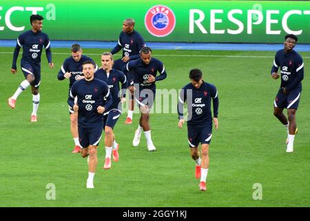 Kiew, Ukraine. September 2021. Frankreichs Spieler nehmen am 3. September 2021 am Vorabend des FIFA World Cup Qatar 2022 Qualification Group D Football Matches zwischen der Ukraine und Frankreich an einer Trainingseinheit im Olympiastadion in Kiew Teil. (Foto: Aleksandr Gusev/Pacific Press) Quelle: Pacific Press Media Production Corp./Alamy Live News Stockfoto