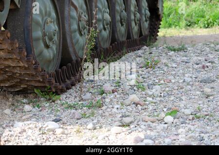 Alte verlassene gepanzerte Fahrzeuge des zweiten Weltkrieges Stockfoto