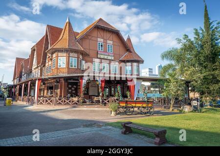 Im Park des Deutschen Dorfes (Parque Vila Germânica) findet das Blumenau Oktoberfest statt - Blumenau, Santa Catarina, Brasilien Stockfoto