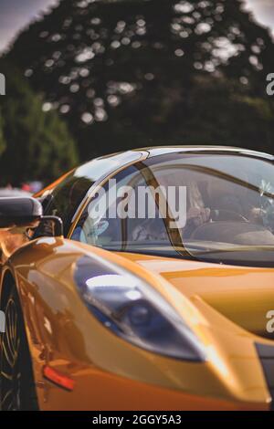 Model und Moderator Jodie Kidd tritt beim Concours of Elegance Motor Show im Hampton Court Palace, London, auf. Stockfoto