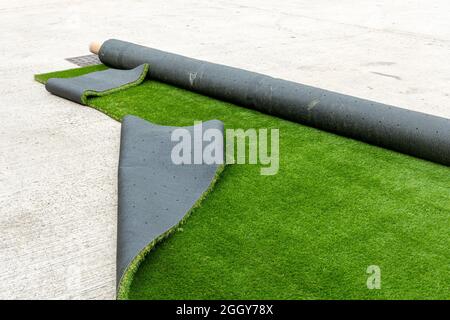 Rolle von Easigrass Kunstrasen (Plastikgras), Großbritannien Stockfoto