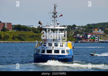 Halifax Transit Fähre 'Vincent Coleman' auf dem Weg nach Woodside im Hafen von Halifax, 2021 Stockfoto