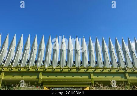 Zähne Header für die Ernte Sonnenblume. Stockfoto