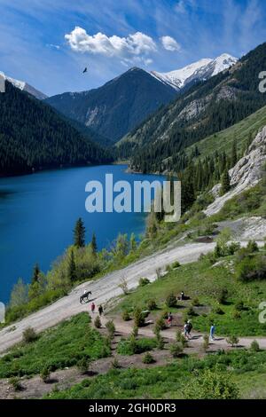 Landschaft am Nischni Kolsai-Bergsee, Kasachstan, im Norden von Tien Shan Stockfoto