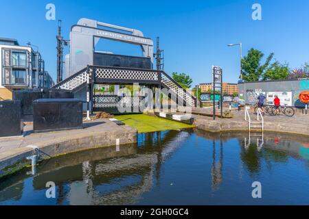 Blick auf den Edinburgh Quay und das Lochrin Basin, Schleuse am Union Canal, Edinburgh, Lothian, Schottland, Vereinigtes Königreich, Europa Stockfoto