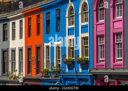 Blick auf bunte Gebäude am W Bow in der Nähe des Grassmarket, Edinburgh, Lothian, Schottland, Vereinigtes Königreich, Europa Stockfoto