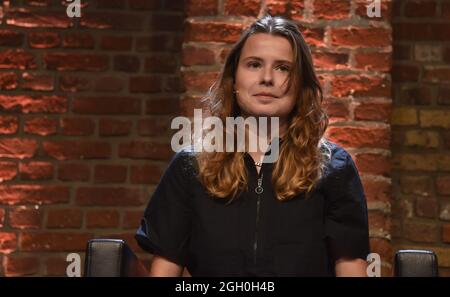 Köln, Deutschland. September 2021. Klimaschutz-Aktivistin Luisa Neubauer spricht und diskutiert auf phil.COLOGNE, dem internationalen Festival für Philosophie.Quelle: Horst Galuschka/dpa/Alamy Live News Stockfoto