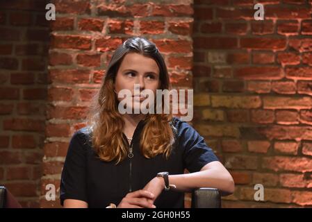 Köln, Deutschland. September 2021. Klimaschutz-Aktivistin Luisa Neubauer spricht und diskutiert auf phil.COLOGNE, dem internationalen Festival für Philosophie.Quelle: Horst Galuschka/dpa/Alamy Live News Stockfoto