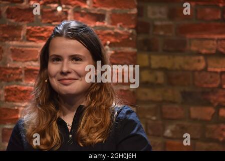 Köln, Deutschland. September 2021. Klimaschutz-Aktivistin Luisa Neubauer spricht und diskutiert auf phil.COLOGNE, dem internationalen Festival für Philosophie.Quelle: Horst Galuschka/dpa/Alamy Live News Stockfoto