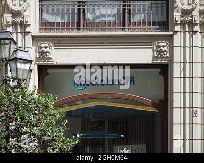 TURIN, ITALIEN - CA. AUGUST 2021: Mediolanum Banca Storefront Stockfoto