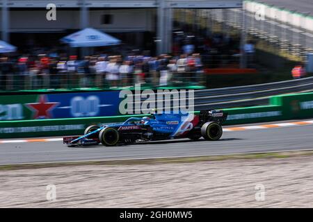 Zandvoort, Niederlande. September 2021. ZANDVOORT, NIEDERLANDE - 4. SEPTEMBER: Esteban Ocon von Frankreich und Alpin während des Freien Trainings 3 des F1 Grand Prix der Niederlande auf dem Circuit Zandvoort am 4. September 2021 in Zandvoort, Niederlande. (Foto von Marcel ter Bals/Orange Picics) Credit: Orange Pics BV/Alamy Live News Stockfoto