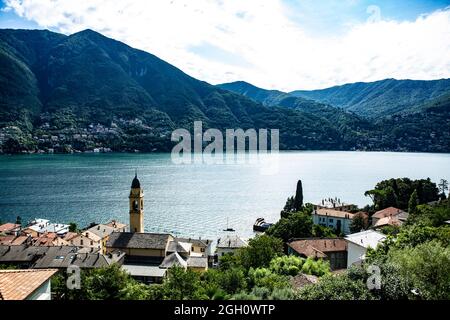 Villa Oleandra am Comer See. Das weiße Haus mit 25 Zimmern im Ort Laglio gehört Schauspieler George Clooney. Er wohnt dort im Sommer in Italien. Stockfoto