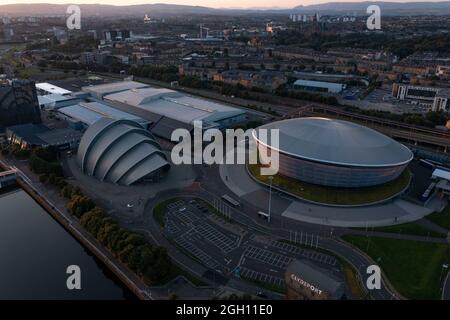 Glasgow, Schottland, 1. September 2021. IM BILD: Drone-Luftaufnahme von oben auf den COP26-Veranstaltungsort, der auf dem SEC (Scottish Event Campus) in Glasgow stattfindet, der früher als SECC (Scottish Exhibition and Conference Center) bekannt war, zusammen mit dem SEC Armadillo und der SSE Hydro Arena, die den neuen Campus bilden. Vom 1. Bis 12. November dieses Jahres wird hier die Klimakonferenz COP26 stattfinden. Quelle: Colin Fisher. Stockfoto