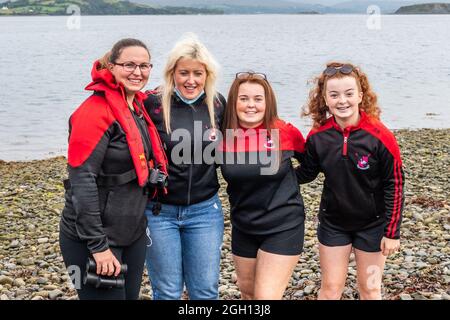 Bantry, West Cork, Irland. September 2021. Rudern Irland veranstaltet an diesem Wochenende die nationalen Offshore-Rudermeisterschaften in Bantry. Die Veranstaltung, die vom Bantry Rowing Club veranstaltet wird, wird von 30 Ruderclubs aus ganz Irland ausgetragen. Bei den Meisterschaften waren Teresa Keeney, Katie Molloy und Amy und Eva Shovelin vom Loughros Point Rowing Club, Donegal. Quelle: AG News/Alamy Live News Stockfoto