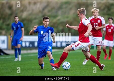 Gladsaxe, Dänemark. September 2021. Vasileios Zagaritis (18) aus Griechenland wurde während des internationalen Freundschaftsspiel unter 21 zwischen Dänemark und Griechenland im Gladsaxe Stadium in Gladsaxe, Dänemark, gesehen. (Foto: Gonzales Photo/Alamy Live News Stockfoto