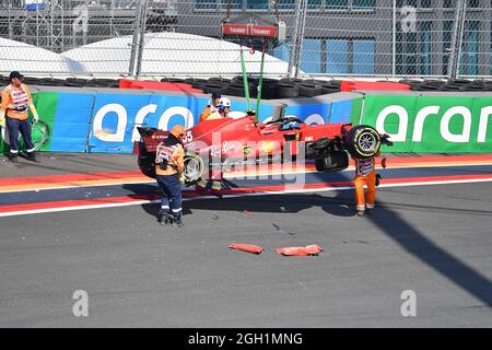 Zandvoort, Niederlande. September 2021. 04.09.2021, Circuit Park Zandvoort, Zandvoort, FORMEL 1 HEINEKEN DUTCH GRAND PRIX 2021, im Bild Unfall von Carlos Sainz Jr. (ESP # 55), Scuderia Ferrari Mission winnow Credit: dpa/Alamy Live News Stockfoto