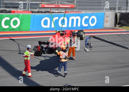 Zandvoort, Niederlande. September 2021. 04.09.2021, Circuit Park Zandvoort, Zandvoort, FORMEL 1 HEINEKEN DUTCH GRAND PRIX 2021, im Bild Unfall von Carlos Sainz Jr. (ESP # 55), Scuderia Ferrari Mission winnow Credit: dpa/Alamy Live News Stockfoto