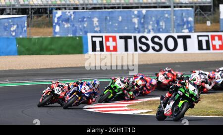 Magny-Cours Circuit, Magny-Cours, Frankreich, 04. September 2021, Rennen 1 erste Runde während der Motul French Round - FIM Superbike World Championship 2021 - Race1 - World Superbike - SBK Credit: Live Media Publishing Group/Alamy Live News Stockfoto