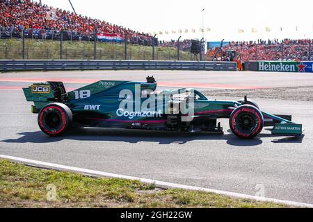 ZANDVOORT, NIEDERLANDE - 4. SEPTEMBER: Lance Stroll of Canada und Aston Martin während der Qualifikation des F1 Grand Prix der Niederlande auf dem Circuit Zandvoort am 4. September 2021 in Zandvoort, Niederlande. (Foto von Marcel ter Bals/Orange Picles) Stockfoto