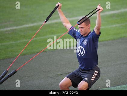 Stuttgart, Deutschland. September 2021. Fußball: Nationalmannschaft, Abschlusstraining vor der WM-Qualifikation gegen Armenien. Deutschlands Joshua Kimmich während des Trainings. Quelle: Tom Weller/dpa/Alamy Live News Stockfoto