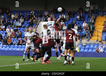 Birkenhead, Großbritannien. September 2021. Tom Davies von Tranmere Rovers führt den Ball an und schießt seinem Team den 1. Tor. EFL Skybet Football League Two Match, Tranmere Rovers gegen Hartlepool Utd FC im Prenton Park, Birkenhead, Wirral am Samstag, 4. September 2021. Dieses Bild darf nur für redaktionelle Zwecke verwendet werden. Nur zur redaktionellen Verwendung, Lizenz für kommerzielle Nutzung erforderlich. Keine Verwendung bei Wetten, Spielen oder Veröffentlichungen in einem Club/einer Liga/einem Spieler.PIC von Chris Stading/Andrew Orchard Sports Photography/Alamy Live News Credit: Andrew Orchard Sports Photography/Alamy Live News Stockfoto