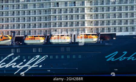 Heraklion, Griechenland - 20. August 2021 - die 'Mein Schiff 5' der Reederei 'TUI Cruises' im Hafen von Heraklion Stockfoto