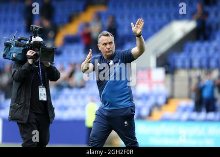 Birkenhead, Großbritannien. September 2021. Micky Mellon, Manager von Tranmere Rovers, feiert das Ende des Spiels. EFL Skybet Football League Two Match, Tranmere Rovers gegen Hartlepool Utd FC im Prenton Park, Birkenhead, Wirral am Samstag, 4. September 2021. Dieses Bild darf nur für redaktionelle Zwecke verwendet werden. Nur zur redaktionellen Verwendung, Lizenz für kommerzielle Nutzung erforderlich. Keine Verwendung bei Wetten, Spielen oder Veröffentlichungen in einem Club/einer Liga/einem Spieler.PIC von Chris Stading/Andrew Orchard Sports Photography/Alamy Live News Credit: Andrew Orchard Sports Photography/Alamy Live News Stockfoto