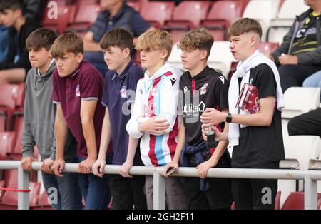 Northampton, Großbritannien. September 2021. Scunthorpe United Unterstützer während des Sky Bet League 2-Spiels zwischen Northampton Town und Scunthorpe United am 4. September 2021 im Sixfields Stadium, Northampton, England. Foto von Andy Rowland. Quelle: Prime Media Images/Alamy Live News Stockfoto