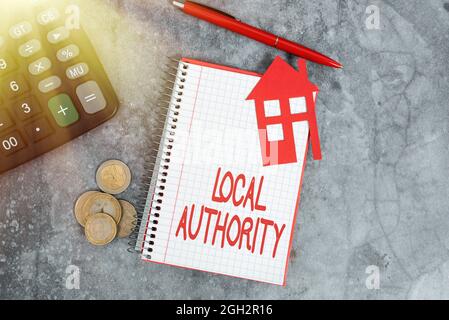Konzeptionelle Anzeige der lokalen Autorität. Wort geschrieben über die Gruppe der zeigen, wer ein Gebiet regieren, vor allem eine Stadt Geld sparen für Ein nagelneues Haus Stockfoto