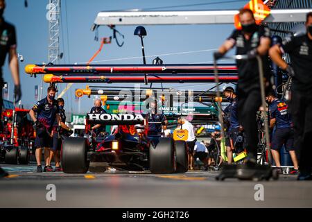 Red Bull Racing, Ambiance Pitlane während des Formel 1 Heineken Dutch Grand Prix 2021, 13. Lauf der FIA Formel 1 Weltmeisterschaft 2021 vom 3. Bis 5. September 2021 auf dem Circuit Zandvoort in Zandvoort, Niederlande Stockfoto