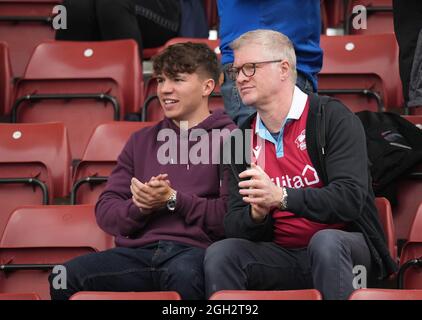 Northampton, Großbritannien. September 2021. Scunthorpe United Unterstützer während des Sky Bet League 2-Spiels zwischen Northampton Town und Scunthorpe United am 4. September 2021 im Sixfields Stadium, Northampton, England. Foto von Andy Rowland. Quelle: Prime Media Images/Alamy Live News Stockfoto